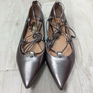 Halogen flats with ties